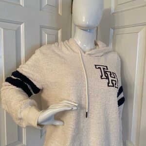 Tommy Hilfiger Cream Fuzzy Hoodie with Navy Stripes NWT sz Large